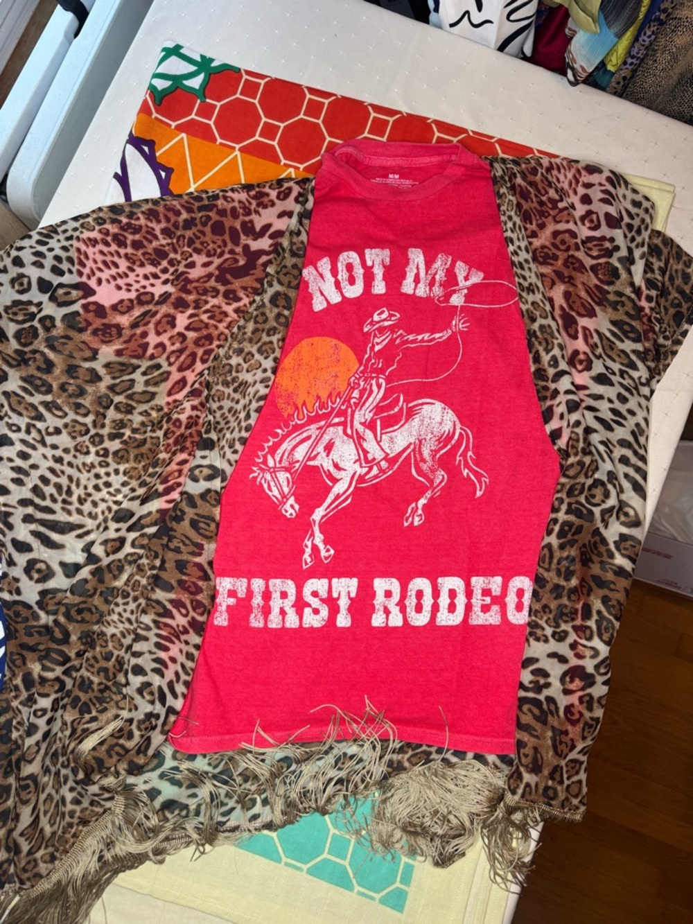 Vintage Style Hot Pink Graphic Tee "Not My First Rodeo" Cheetah Kimono Medium - Picture 2 of 3